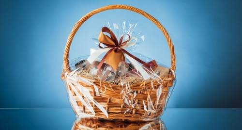 Your Gift Basket Willow Basket & DIY Hamper Kit with Blue Shred Blue Bow and Clear Gift Wrap