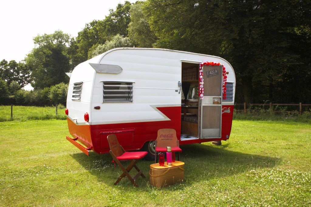 Cool-Camping-Shasta-Vintage-Caravan