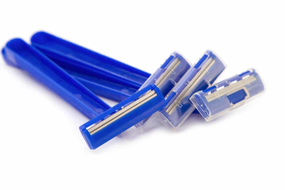 Disposable plastic razors