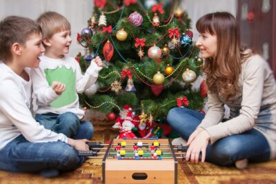 Free entertainment at Christmas! Here are the best games to play with your family.