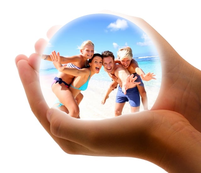 moneymagpie_holiday-insurance-bubble-family-beach