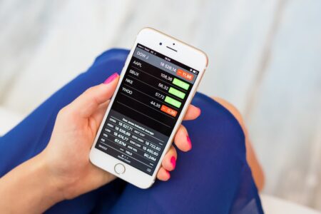 using phone to invest in stock market
