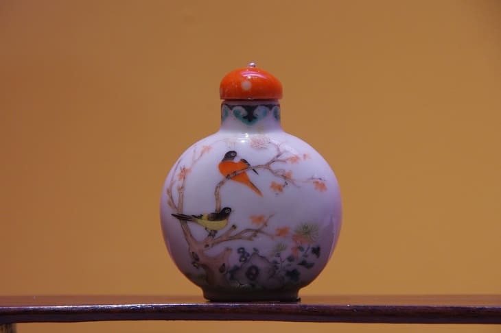 Make money collecting Chinese snuff bottles