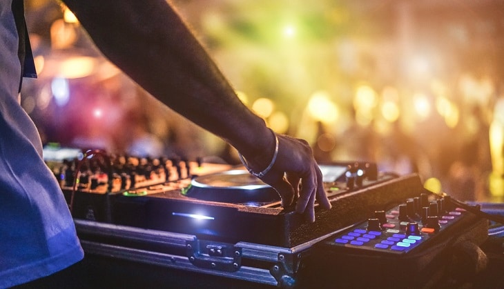 Get paid to party: become a club promoter